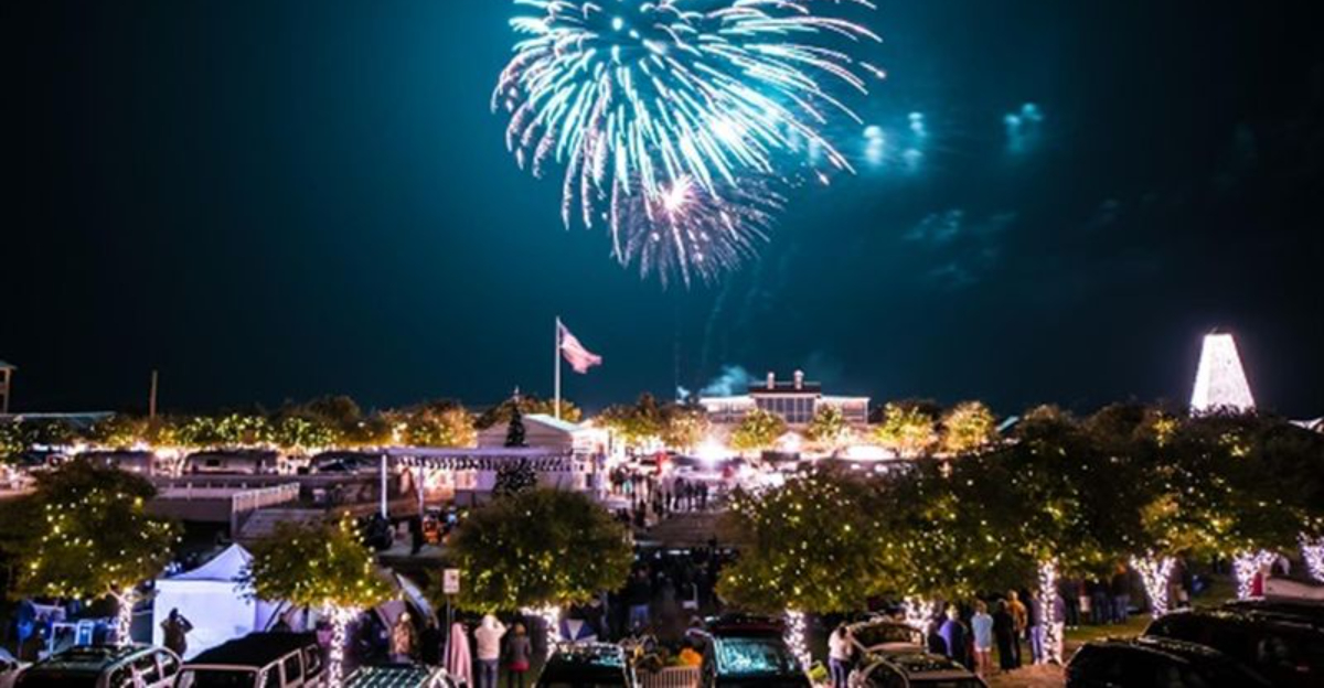 Seaside Floridas Beaches Sparkle With Holiday Magic This Winter 2 - Decor Hint