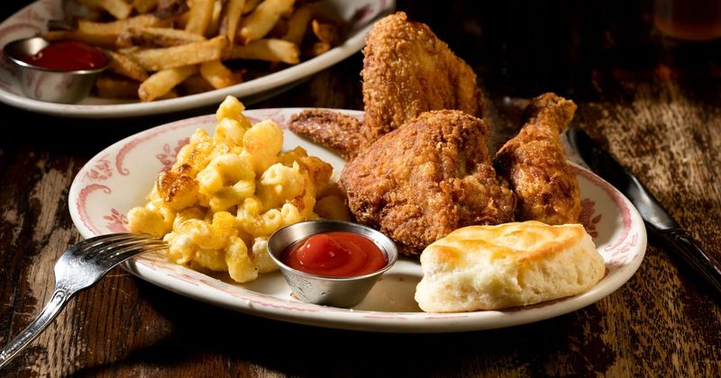 New York Soul Food Buffets That Feel Like A Trip To The South - Decor Hint Bobwhite Counter