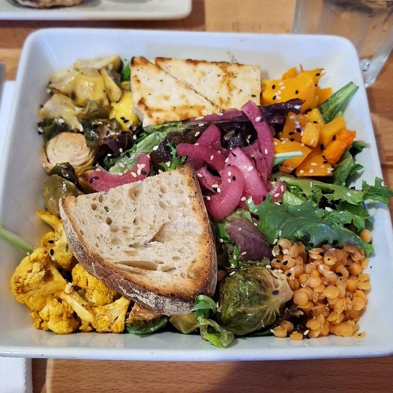 Vegan Quinoa Breakfast Bowl