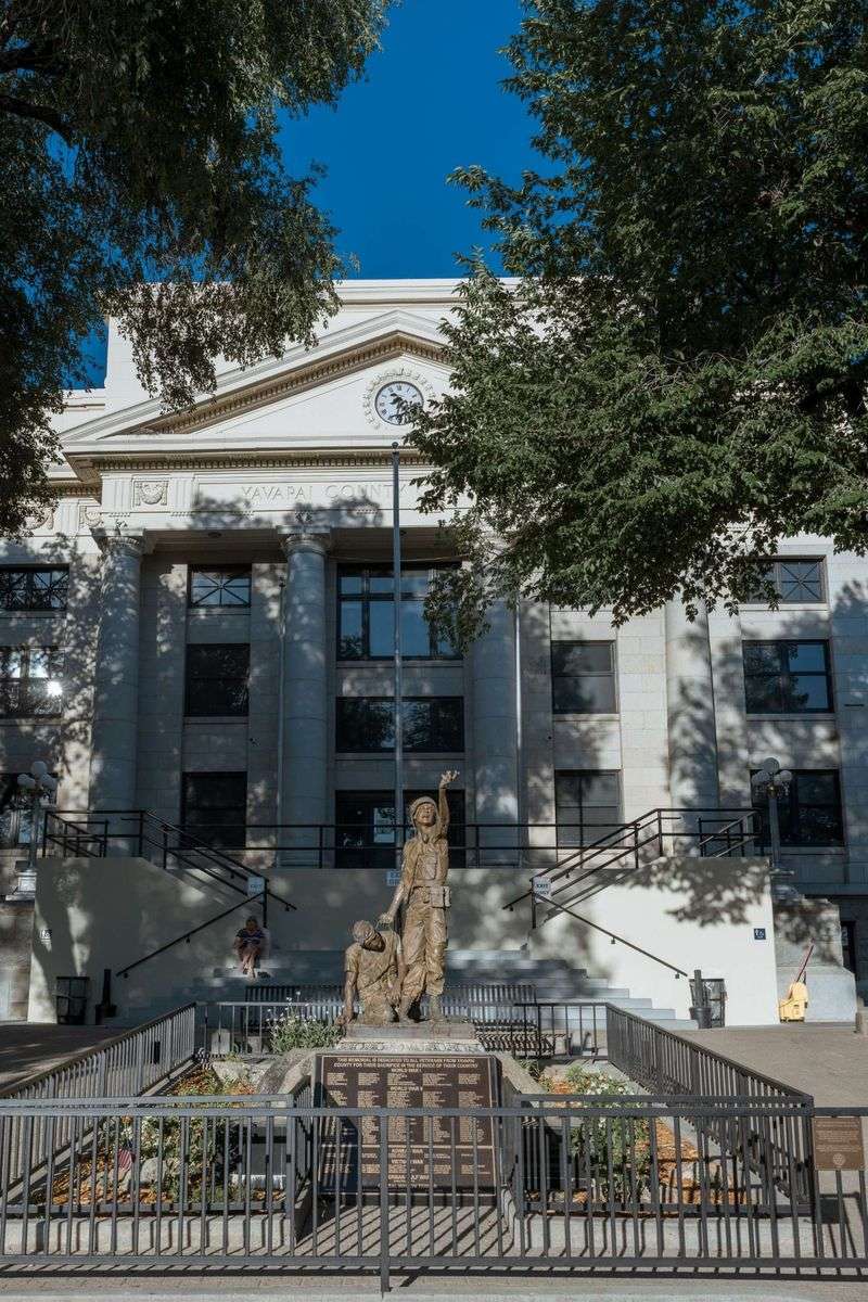 Prescott's Pine-Scented Escape