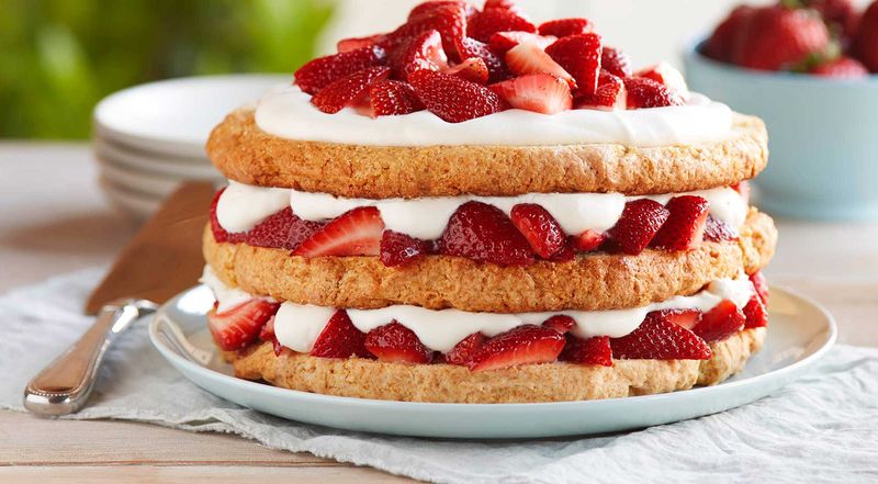 18 Tennessee Dishes Paying Tribute To Local Towns And Their Legendary Flavors - Decor Hint Clarksville Strawberry Shortcake