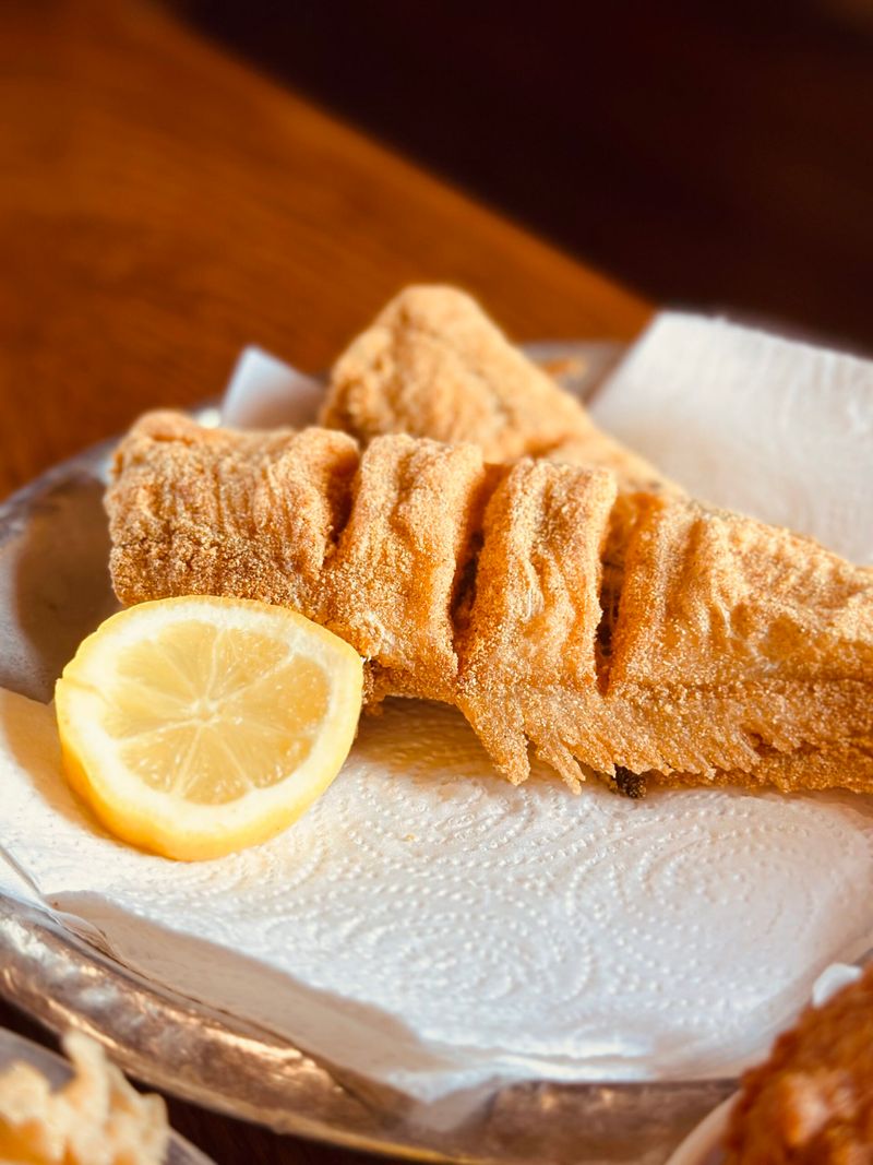 10 Mississippi Catfish Restaurants That Get The Crunch Just Right - Decor Hint Berry's Seafood & Catfish House