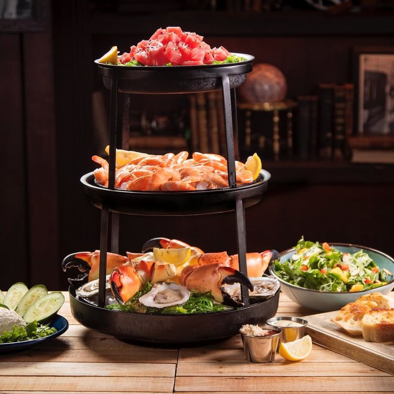 16 Seafood-Packed Florida Buffets Serving Endless Crab Leg Feasts - Decor Hint Islamorada Fish Company