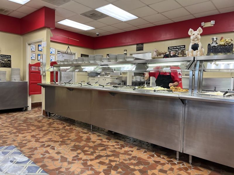 South Carolina Retro Buffets That Still Feel Like A Sunday Tradition - Decor Hint Shealy's Bar-B-Que in Batesburg-Leesville