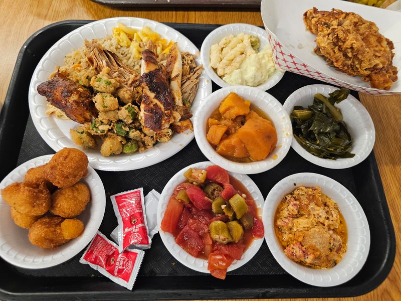 8 South Carolina Soul Food Buffets Worth Experiencing - Decor Hint Little Pigs Barbecue