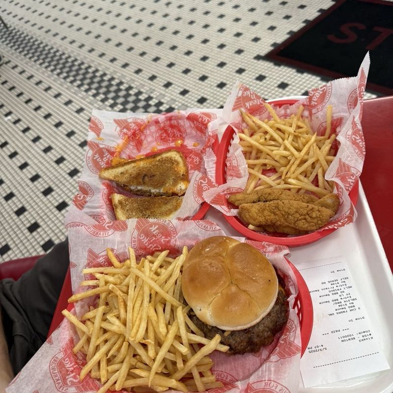 Newnan's Steak 'n Shake Gets A Facelift, But Its Classic Menu Still Shines - Decor Hint Renovations That Won't Interrupt Your Burger Run
