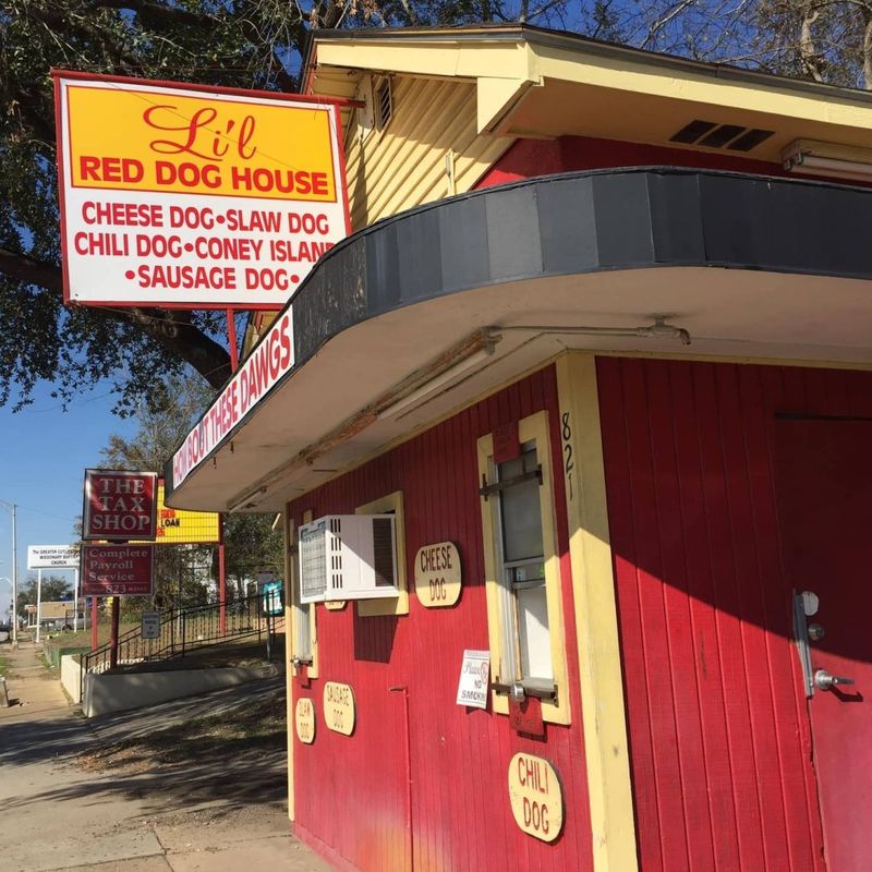 12 Traditional Georgia Hot Dog Spots Locals Rely On - Decor Hint Little Red Dog House