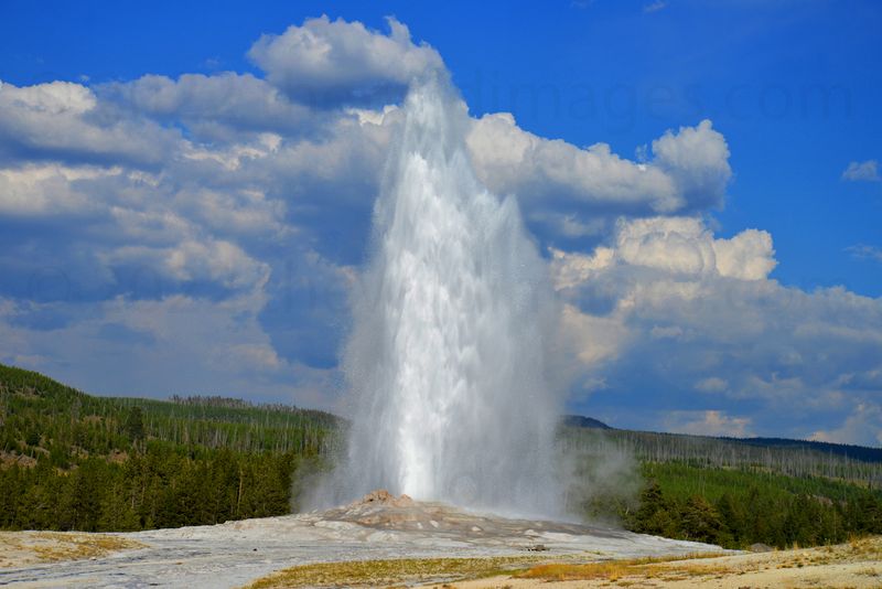 10 Must-Do Experiences On Your Wyoming Bucket List - Decor Hint Watch Old Faithful Erupt in Yellowstone