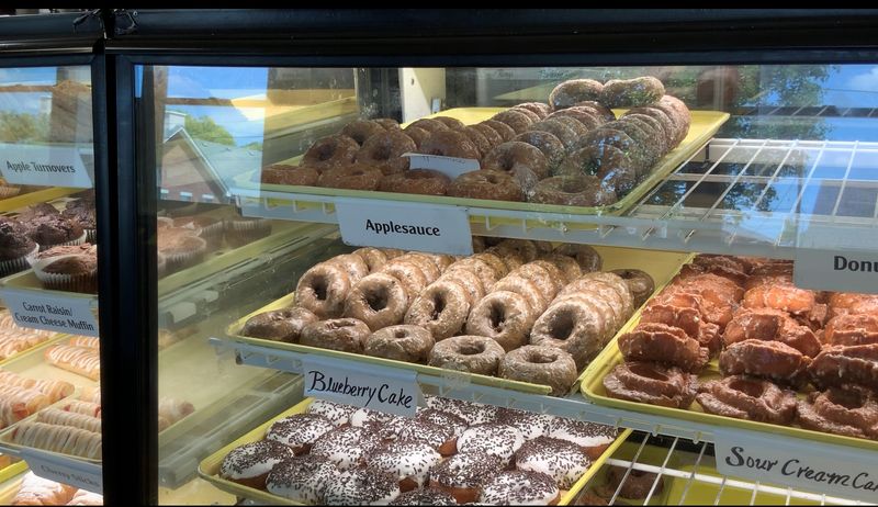 Bill's Donut Shop in Centerville