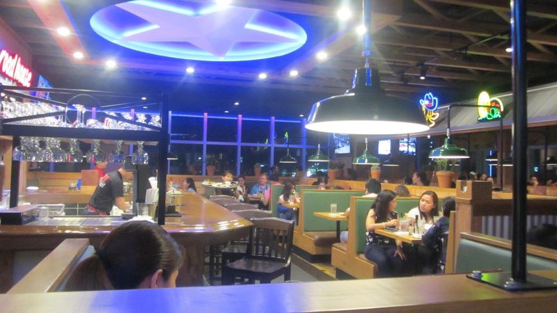 Smart Reasons This Is The Ultimate Time To Enjoy Texas Roadhouse Without The Chaos - Decor Hint Shorter Wait Times Mean More Quality Time