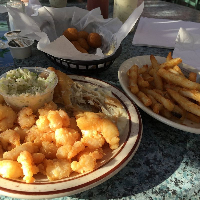 North Carolina Restaurants Where Fish Fry Shines - Decor Hint Dockside Seafood House