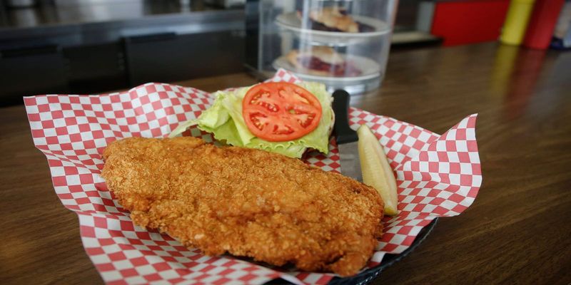 12 Iowa Restaurants Known For Their Tenderloin Sandwiches - Decor Hint Goldie's Ice Cream Shoppe