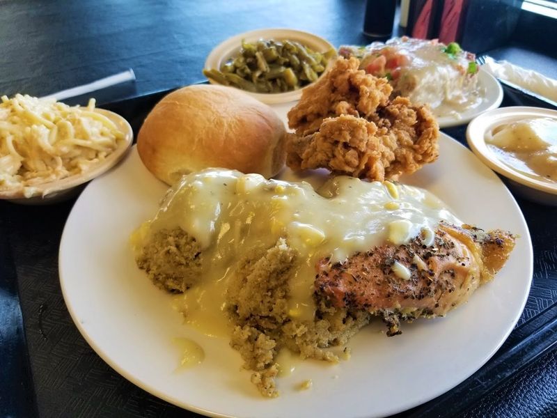 17 Arkansas Soul Food Spots Locals Say Are Just Too Good To Share - Decor Hint D's Soul Food – Little Rock