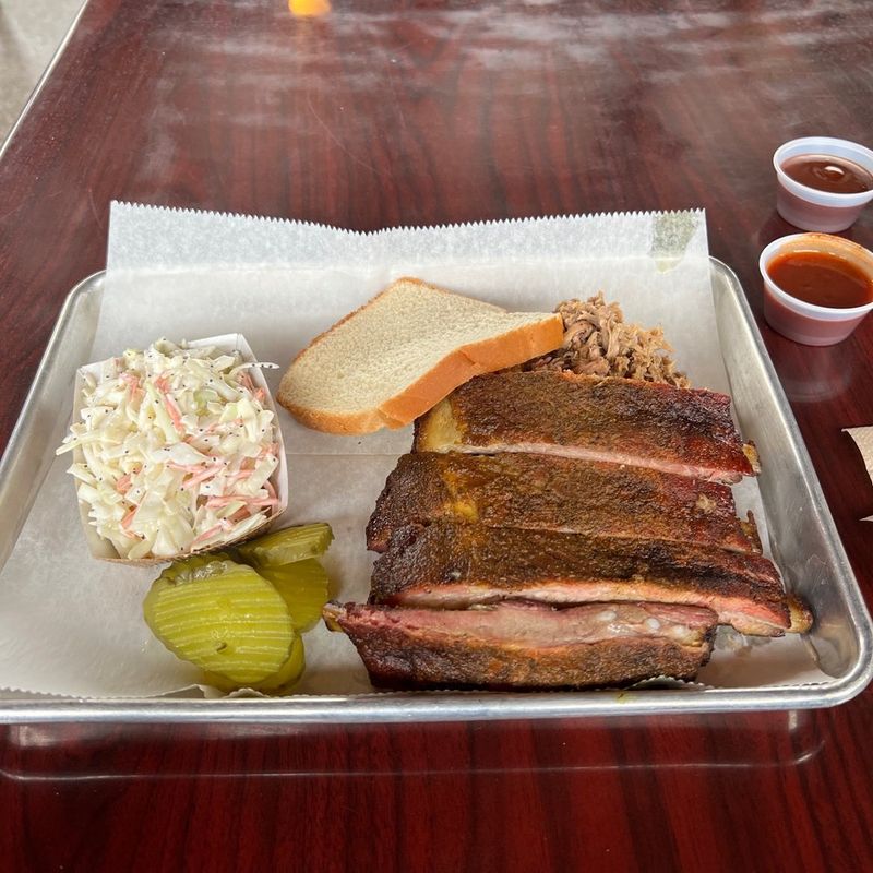 Kansas Barbecue Buffets That Satisfy Every Craving - Decor Hint Woodyard Bar-B-Que Family Tradition