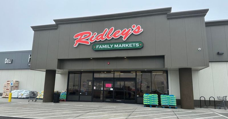 Discover Utah Stores Famous For Quality Meat And Fresh Flavor - Decor Hint Ridley's Family Markets Meat Counter