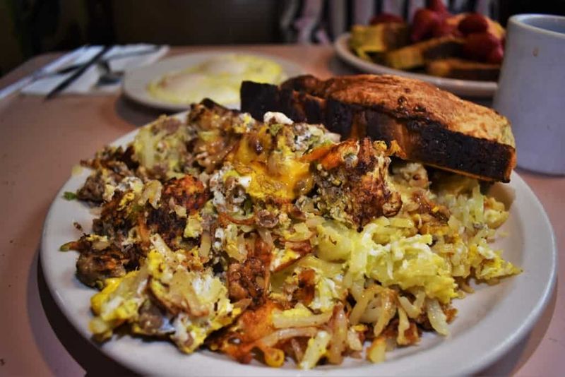 14 Wisconsin Restaurants Keeping Classic Comfort Food Alive - Decor Hint Franks Diner