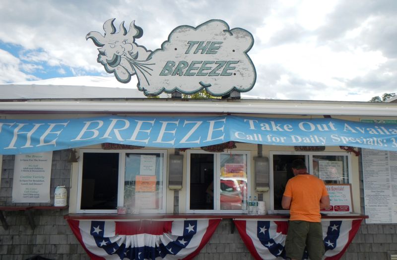 Maine's Top Lakeside Spots For Perfect Fish Fries - Decor Hint Dudley's Refresher, Castine