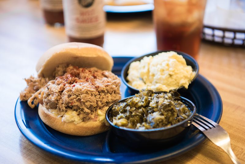 The North Carolina Diner Where Fried Fish Outsells Everything Else - Decor Hint Wednesday Chicken Pastry Special