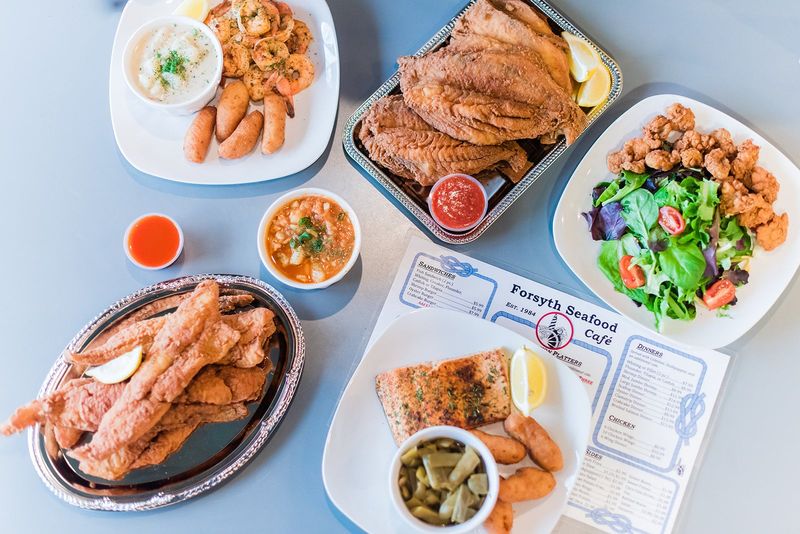 16 North Carolina Grocery Stores For Fresh Meat And Seafood With That True Southern Touch - Decor Hint Forsyth Seafood Market & Cafe