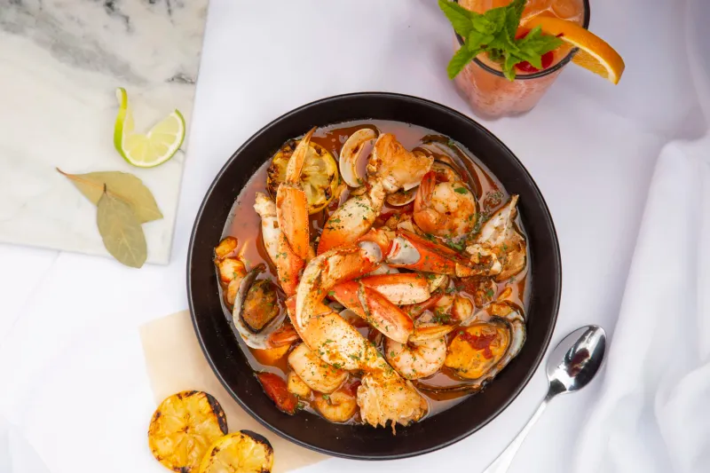 This Coastal California Grill Offers Unlimited Seafood And Unbeatable Scenery - Decor Hint Fresh Seafood Selection That Hooks You Immediately