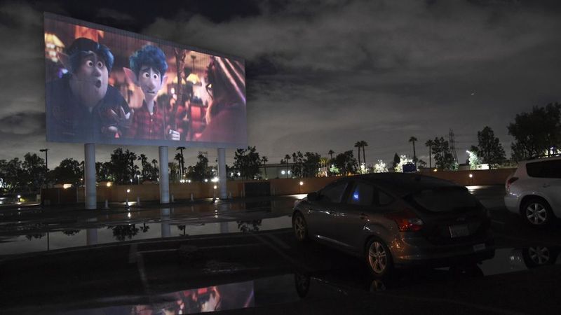 The California Drive-In Reviving Hollywood's Golden Age - Decor Hint Movies Under The Stars