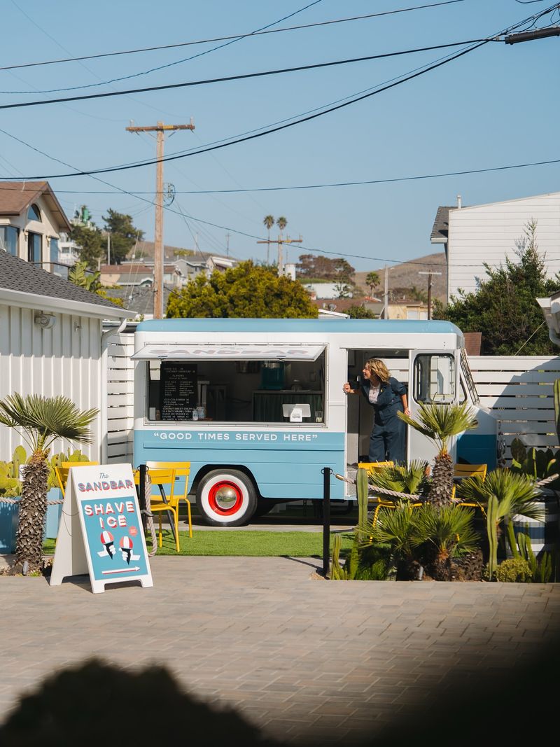 Under-The-Radar California Seafood Shacks With Pacific Flavor - Decor Hint The Sandbar In Cayucos