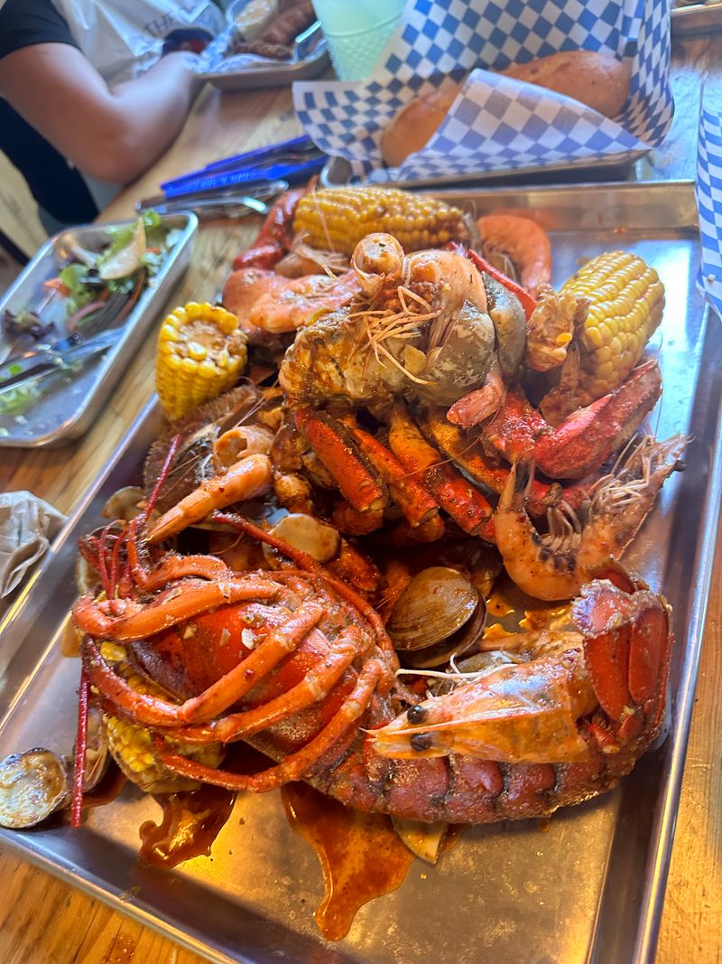 10 Idaho Spots Serving Lobster Rolls Like A Pro - Decor Hint SEA Crab House