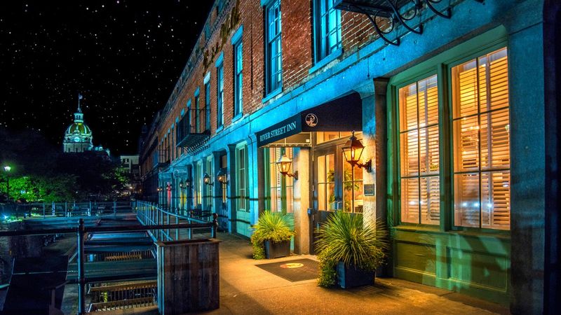 Savannah's River Street Tourist Shops