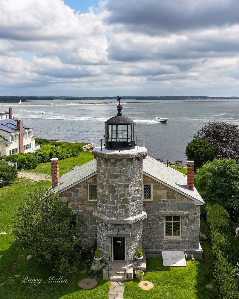 Beautiful Spots That Prove This Connecticut Coastal Town Is A True Hidden Treasure - Decor Hint Old Lighthouse Museum