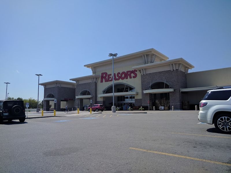 14 Hidden Gem Oklahoma Grocery Stores Known For Fresh Meat And Hometown Service - Decor Hint Reasors - Bixby