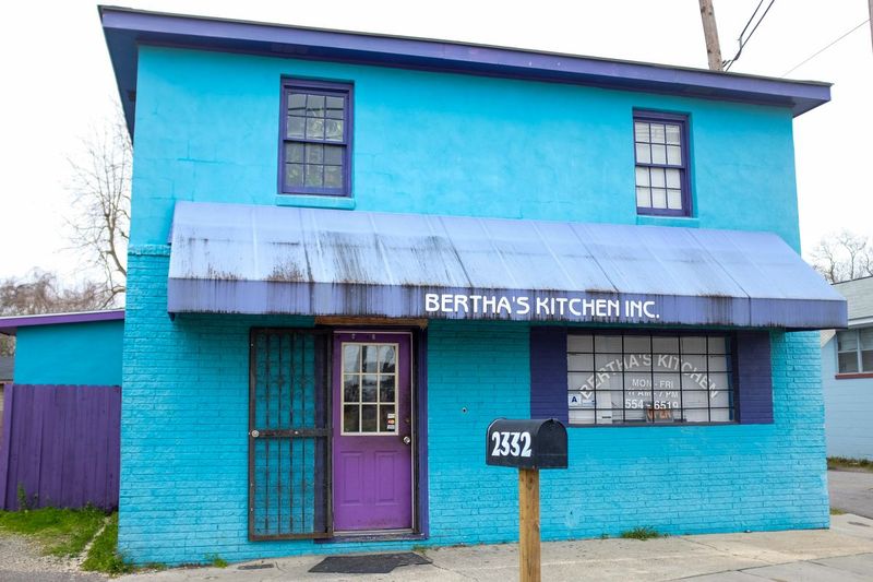 The South Carolina Soul Food Café Locals Refuse To Give Up - Decor Hint Open Wednesday Through Saturday, 11 a.m. To 5 p.m.