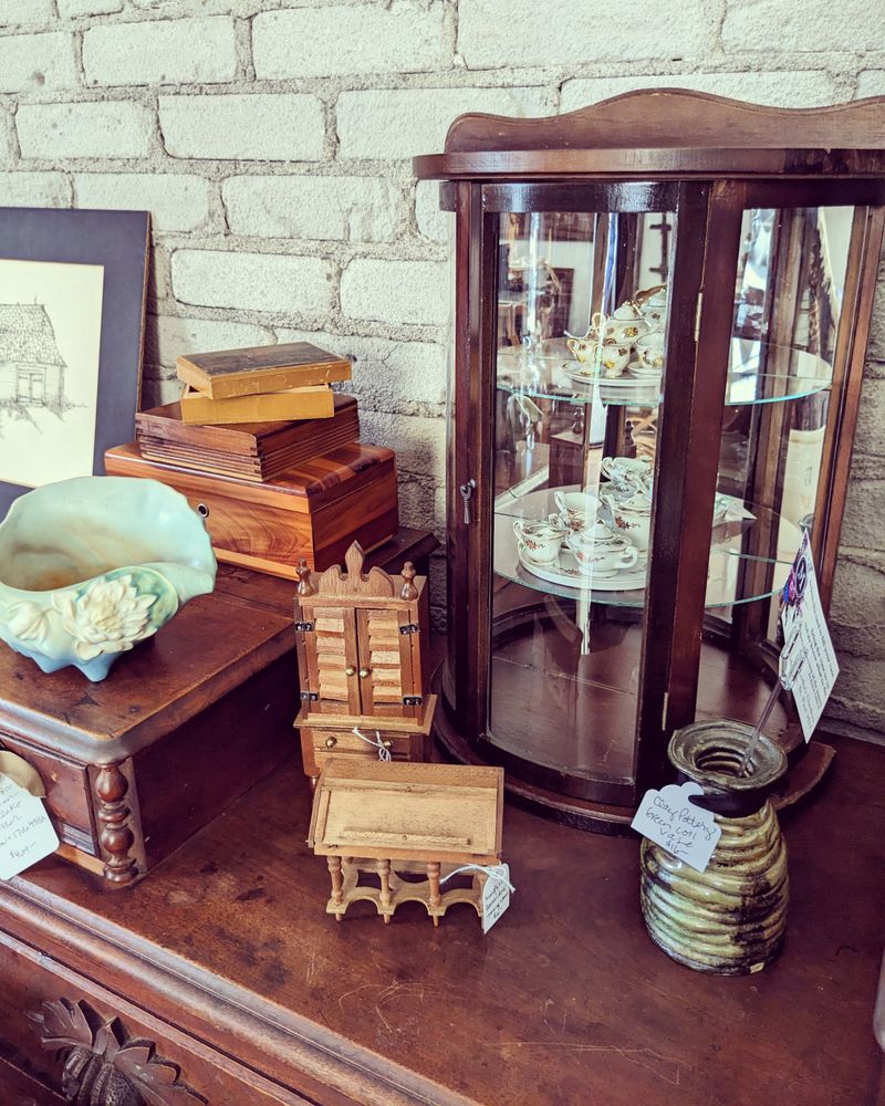 Enchanting International Shopping Vibe