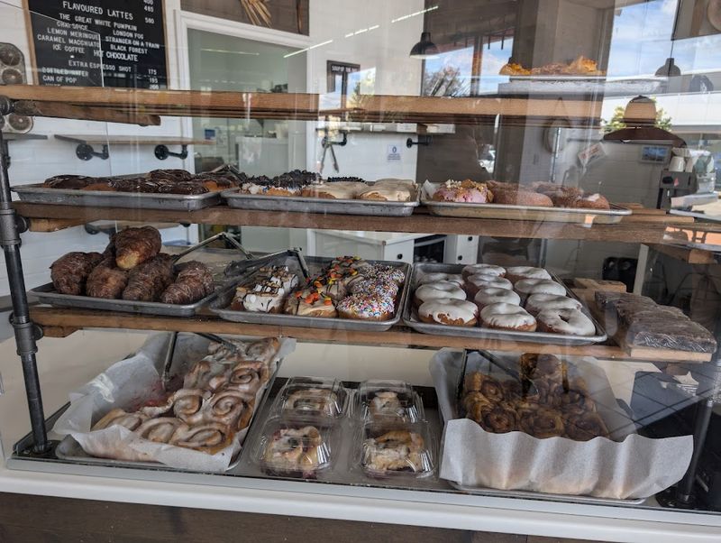 On The Hunt For Donuts In Small-Town Kentucky: 10 Shops, 2 Winners - Decor Hint Country Crumbs Cafe, Harrodsburg