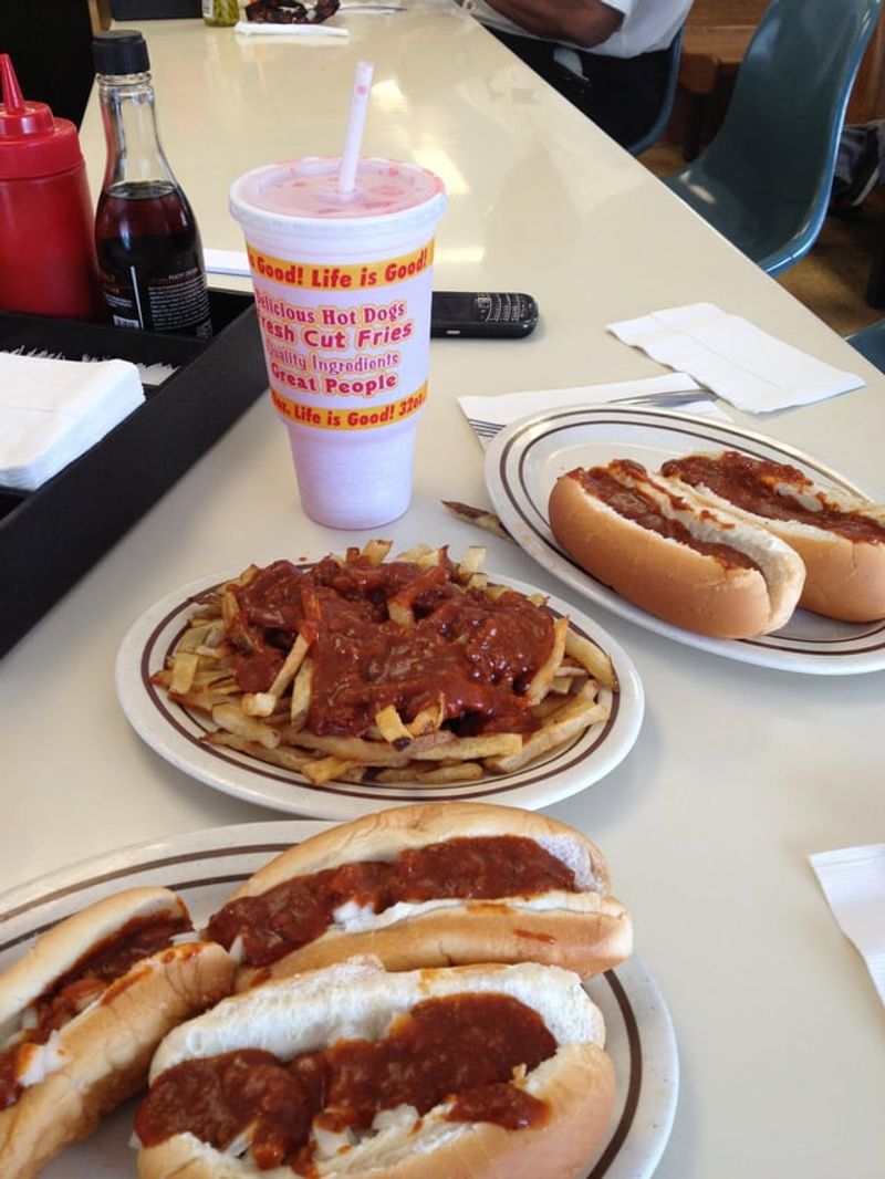 16 Ohio Hot Dog Joints That Will Blow Your Taste Buds Away With Classic Midwest Flavor - Decor Hint Hot Dog Shoppe