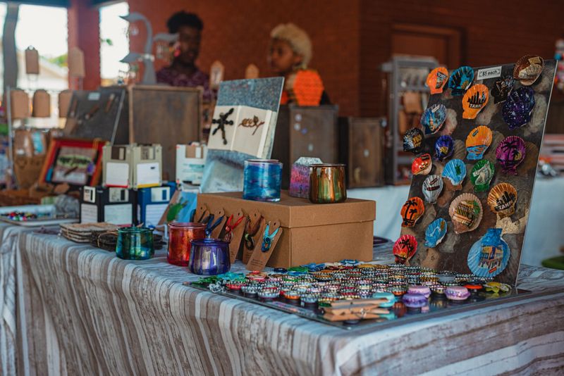 Holiday Markets In Tampa Bay Worth Visiting For Unique Gifts - Decor Hint Ybor City Holiday Market