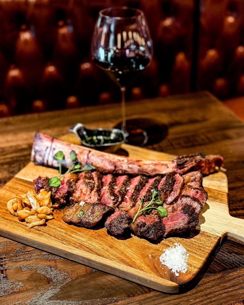 14 Texas Steakhouses So Good, Waiting Is Part Of The Experience - Decor Hint Cattlemen's Steak House, Fort Worth