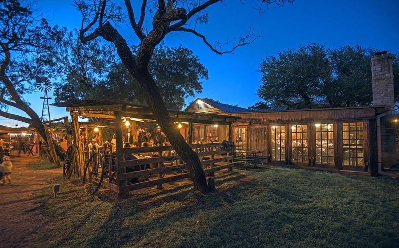 Texas Country Restaurants That Make The Trip Worth It - Decor Hint Perini Ranch Steakhouse