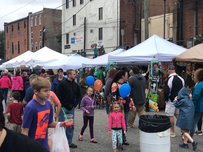 18 Charming North Carolina Festivals Showcasing The State's Handmade Spirit - Decor Hint Brushy Mountain Apple Festival