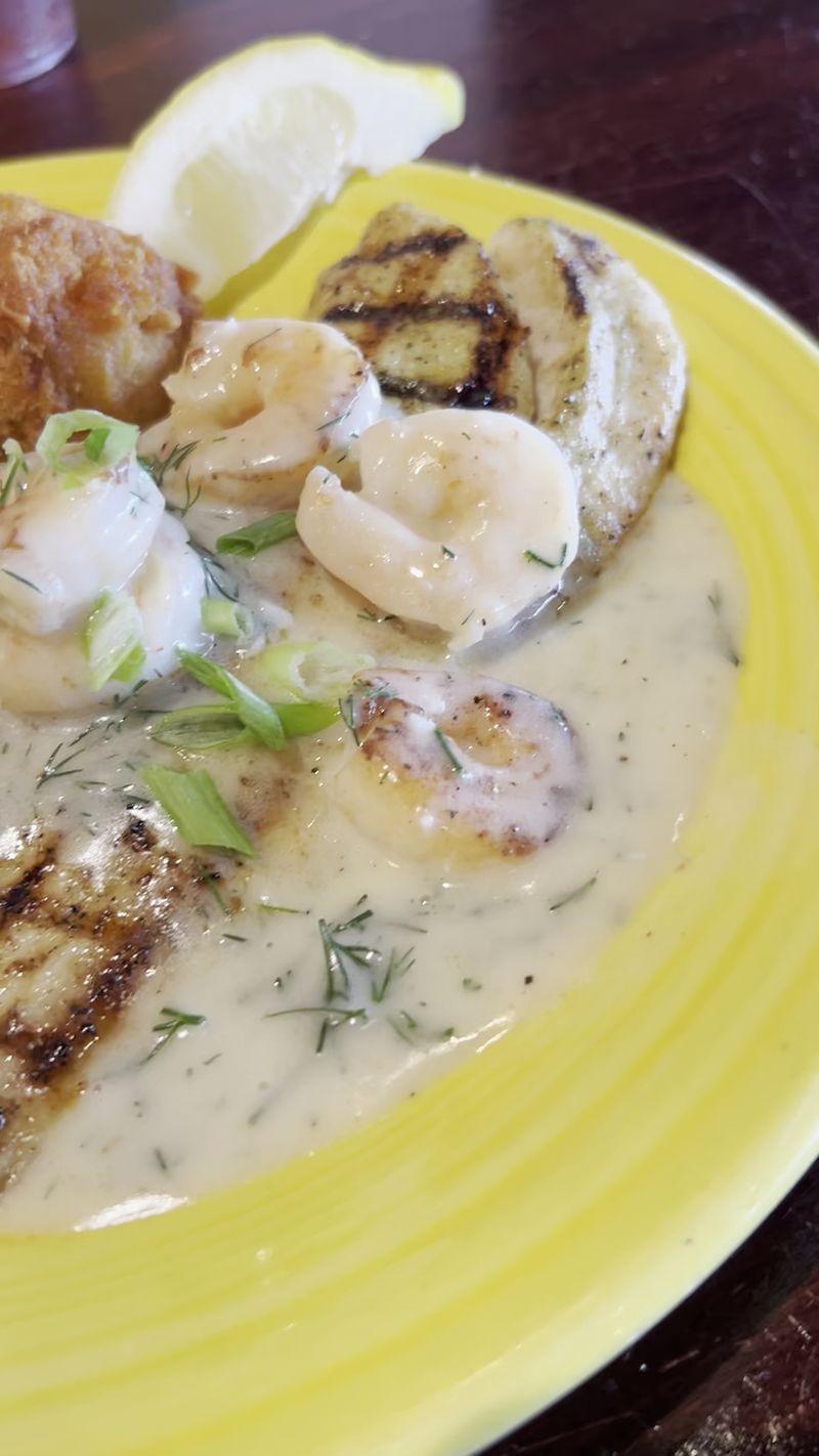 Dee's Hang Out – Panama City Beach, FL