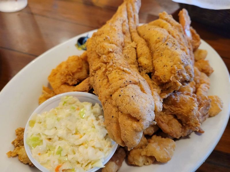 18 South Carolina Fried Fish Spots Locals Swear By For True Lowcountry Flavor - Decor Hint Silver Bay Seafood – Simpsonville