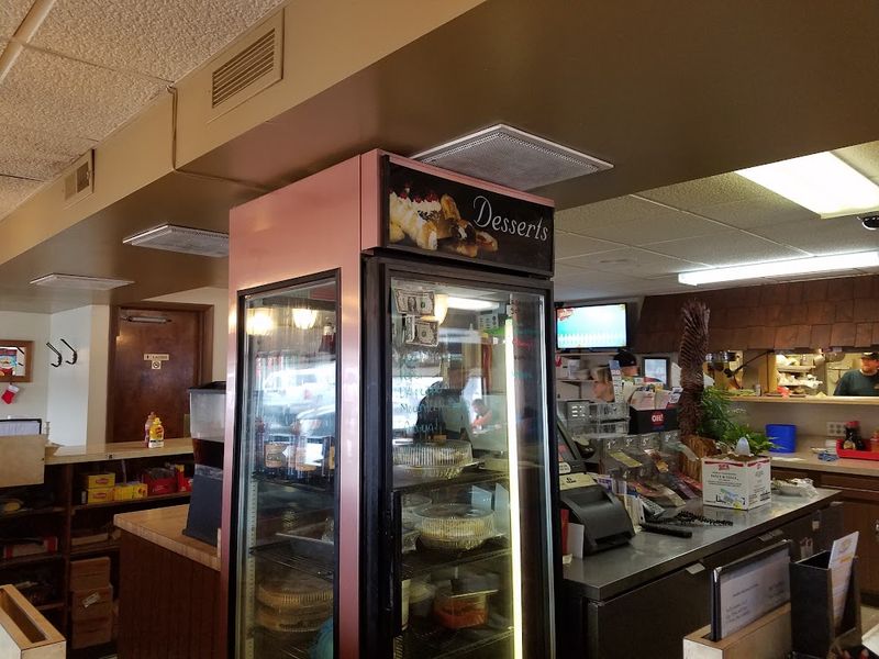 9 Alabama Buffets Locals Say Are Worth Every Plate - Decor Hint Hazel's Family Restaurant - Tuscaloosa