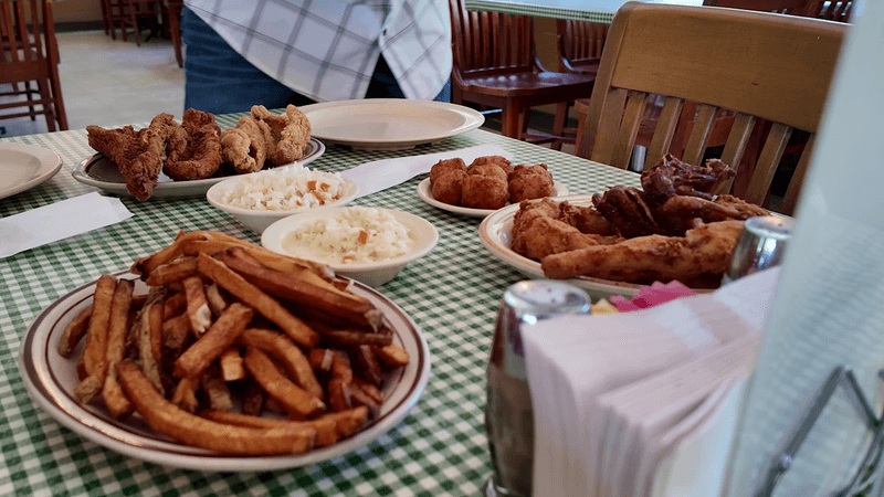 20 Tennessee Spots Frying Fish The Old-School Way Every Friday - Decor Hint Twin Lakes Catfish Kitchen