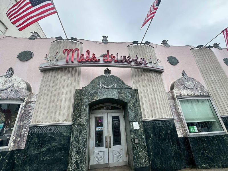 Mel's Drive-In, Hollywood