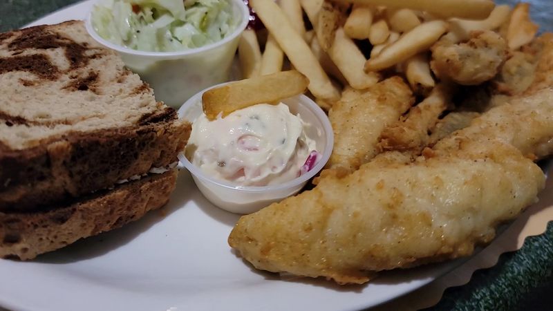 The Wisconsin Lodge That Turns Prime Rib Into An Obsession - Decor Hint Friday Fish Fry Tradition Done Right
