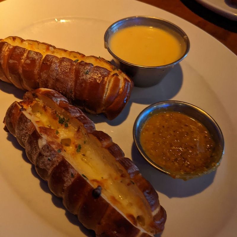 You Haven't Really Eaten In Illinois Until You've Tried These 15 Fish Fries - Decor Hint Hienie's Tavern - Sheboygan, Wisconsin (Near Illinois Border)