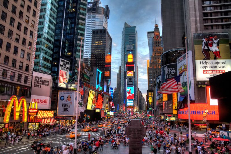 22 New York Tourist Traps Every Local Knows To Avoid (Here's What To Do Instead) - Decor Hint Times Square's Overwhelming Chaos