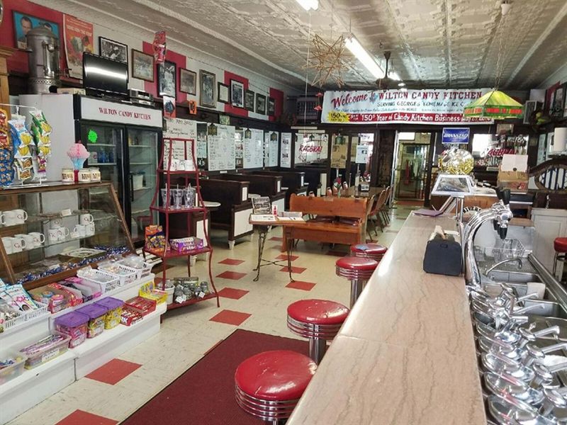 These 15 Hole-In-The-Wall Iowa Eateries Are Small But Mighty - Decor Hint Wilton Candy Kitchen – Wilton