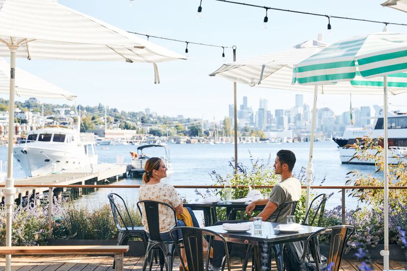 Washington Spots Serving Endless Seafood Locals Rave About - Decor Hint Westward