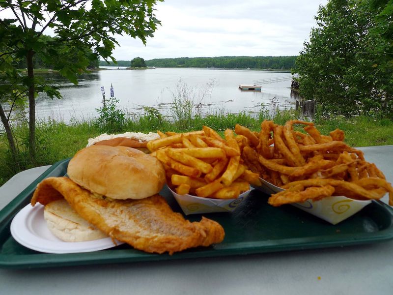 Maine's Top Lakeside Spots For Perfect Fish Fries - Decor Hint Bagaduce Lunch, Penobscot