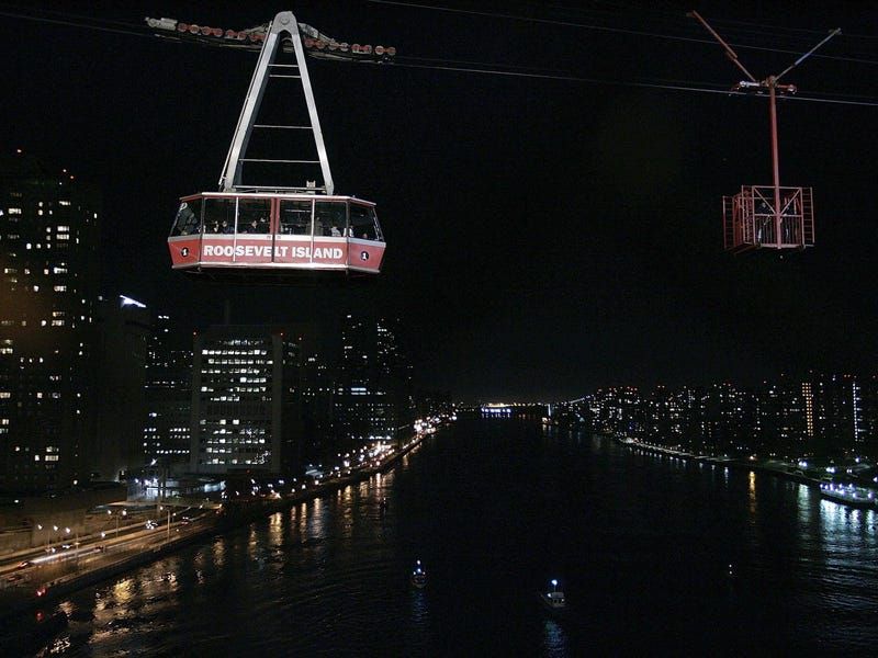 Roosevelt Island Tramway: Architecture From Above The East River